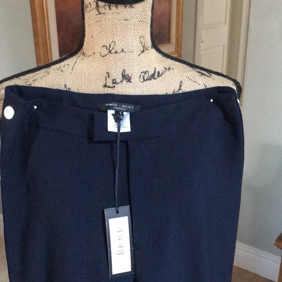 Romeo + Juliet New Slacks Navy/Gold Snap buttons Half way up both sides,Rise 11” - Picture 2 of 9